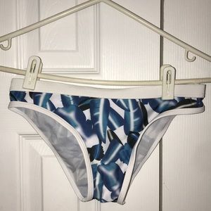 Bikini Bottoms Leaf Print